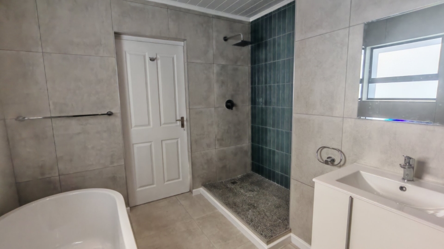 3 Bedroom Property for Sale in Bergsig Western Cape